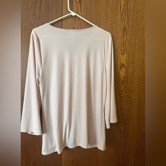 Carmen Marc Valvo Light Pink Blouse with Gold Accent - Picture 3 of 3